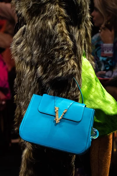 Look 28